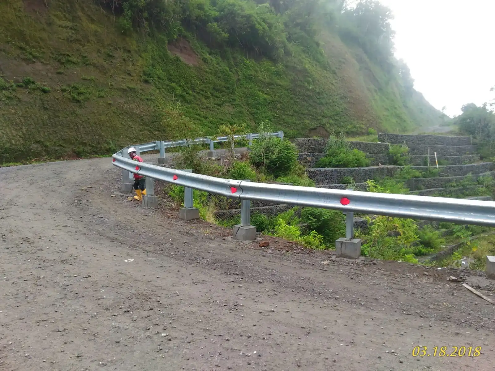 Pekerjaan Guard Raill Akses Geothermal