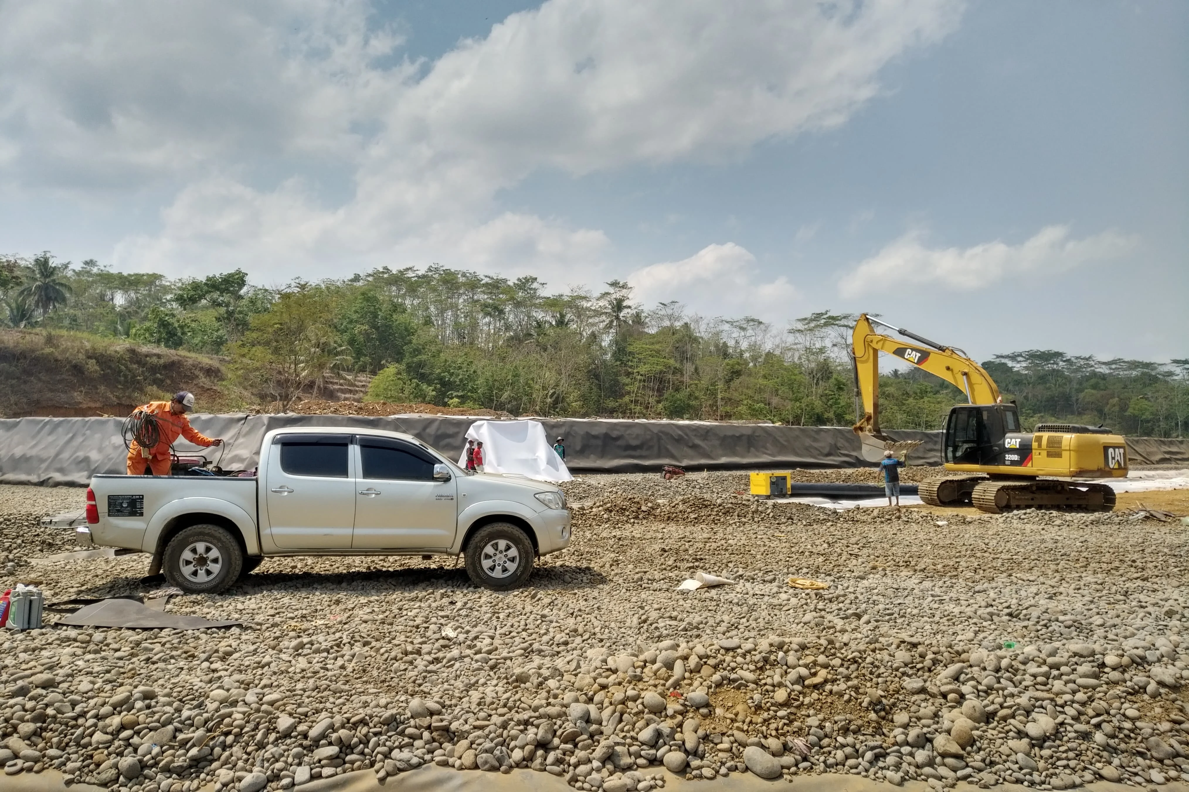 Pembangunan saluran subdrain HDPE